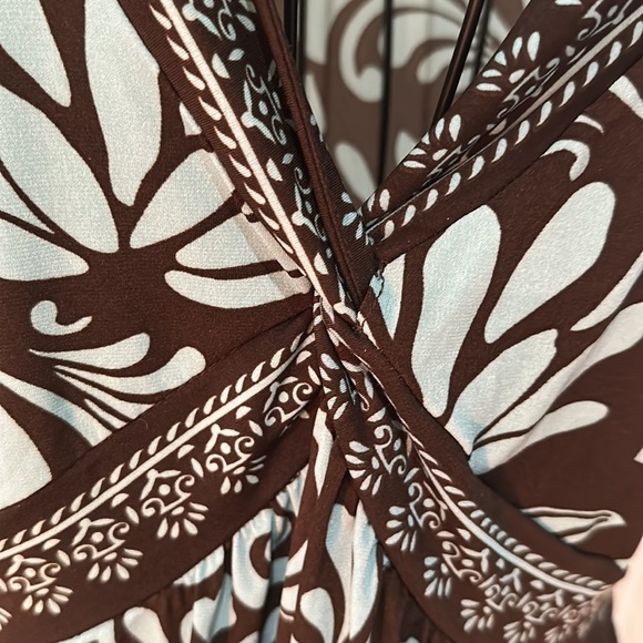 Dress, short sleeve, V neck, back sash. - Picture 2 of 6